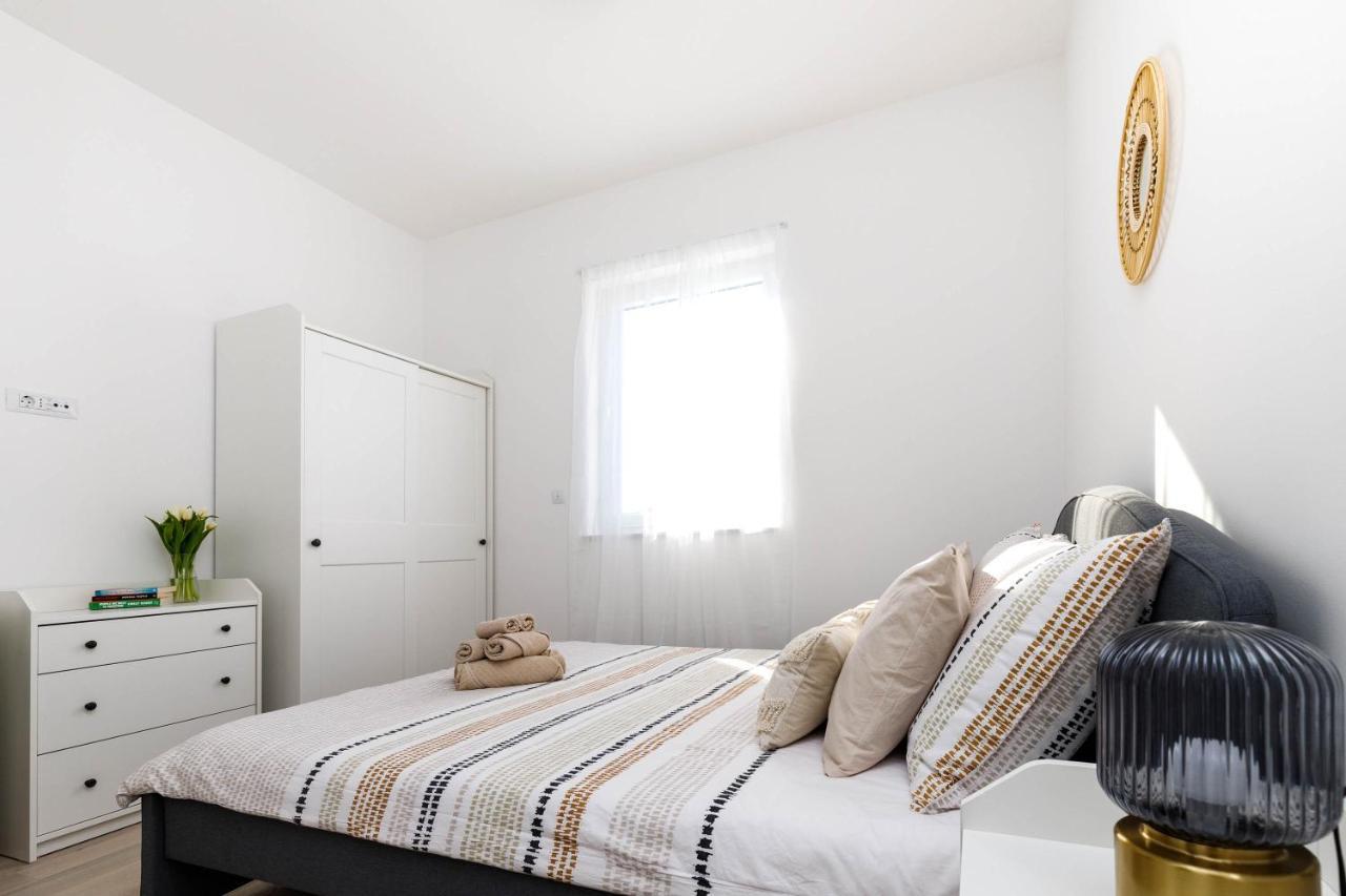Apartment Klara Крк Экстерьер фото
